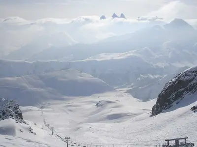 Blick auf den Sessellift und die Berge © OT St. Sorlin d'Arves