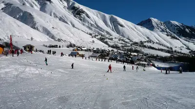Skifahrer auf der Piste