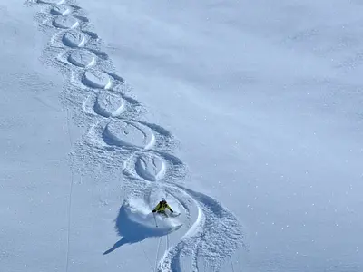 Skifahrer bei der Abfahrt © Office de Tourisme Sainte-Foy-Tarentaise