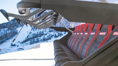 Moderner Sessellift auf der Steinplatte