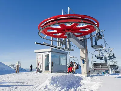 Sesselbahn im Skigebiet Spitzingsee © Alpenbahnen Spitzingsee Rosskopf Bildnachweis Firma Doppelmayr
