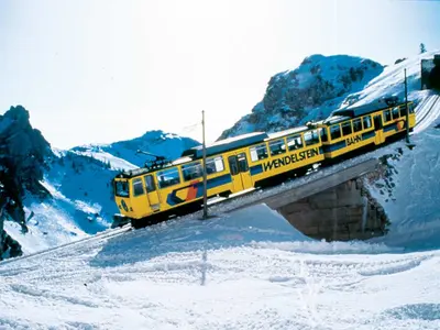 Zahnradbahn in den Bergen © Wendelsteinbahn
