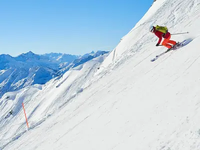 Skifahrer auf der schwarzen Piste am Nebelhorn © Christian Seitz / Bergbahnen Oberstdorf / Kleinwalsertal