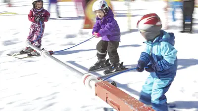 Kinder am Kinderlift