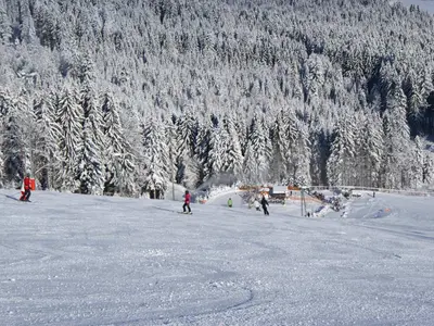 Blick von der Piste auf das Lifthaus © Geisskopfbahn