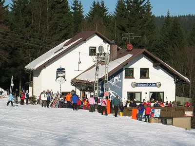 Bleaml Alm mit Sonnenterrasse © Skiclub Neubau