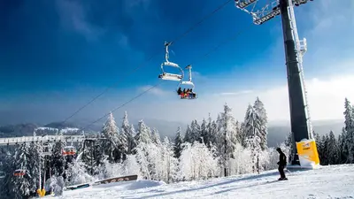 Fahrt mit dem Sessellift ins Skivergnügen Winterberg