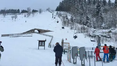 Blick von der Talstation auf die Piste