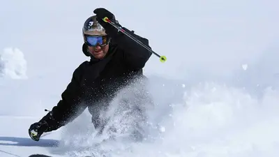 Nahaufnahme eines Freeriders in Grasgehren