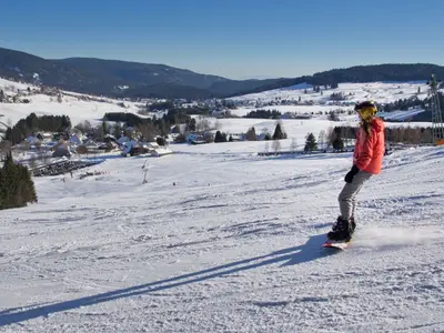 Snowboarder im Skigebiet Köpfle/Spitzenberg © Michael Arndt/Tourist-Information Bernau