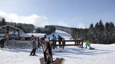 Buntes Treiben am Fallbachhang