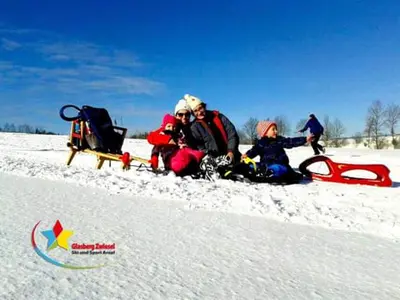 Familie beim Rodeln © Touristinfo Zwiesel