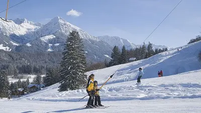 Skifahrer am Buckelwiesenlift