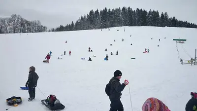 Blick auf die belebte Piste