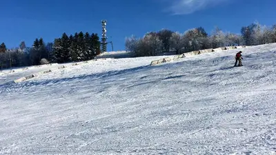 Skifahrer auf der Piste