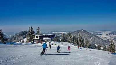 Blick auf die Pisten in Hündle