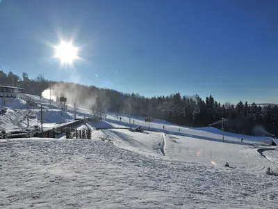 Blick auf das Skigebiet Rosts Wiesen in Augustusburg © Augustusburger Freizeitzentrum
