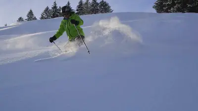 Skifahrer auf der Piste