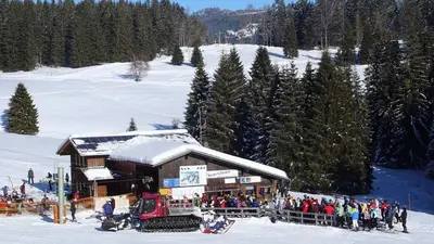 Blick auf die Skihütte in Menzenschwand
