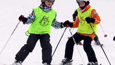 Kinder im Skigebiet Ebingen