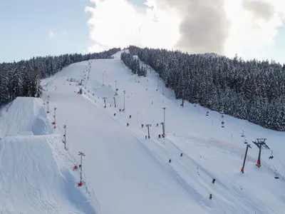 Drohnenaufnahme vom Skigebiet Götschen © Götschen Skilift GmbH & Co KG.