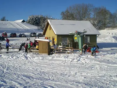 Talstation mit Piste im Skigebiet Waldskilift Schnittlingen © Waldskilift Schnittlingen