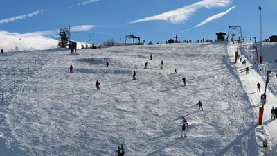Skifahrer auf der Piste
