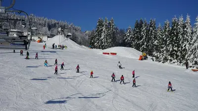 Kinder auf der Piste