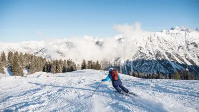 Skifahrer im Skigebiet Fellhorn-Kanzelwand