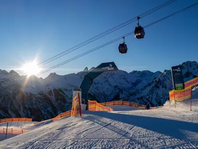 Sonnenaufgang über der CrystalSlope © OBERSTDORF·KLEINWALSERTAL BERGBAHNEN