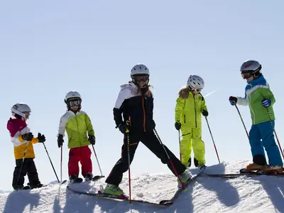 Kinder auf der Piste © Eschacher Liftbetriebe