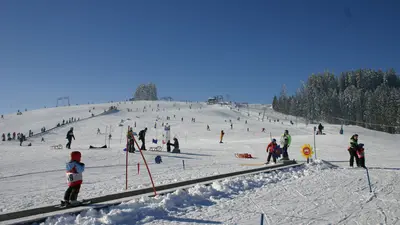 Kinder auf dem Zauberteppich