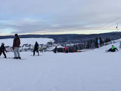 Skifahrer auf der Piste in Sehmatal-Neudorf © Skiverein Sehmatal