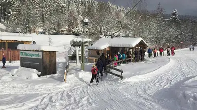 Skifahrer an der Talstation