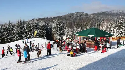 Die Schneebar am Skilift Riedlberg
