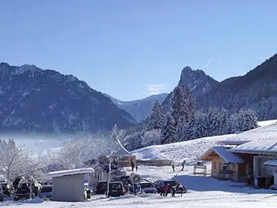 Verschneite Steckenberg Alm © Steckenberg Erlebnisberg Unterammergau
