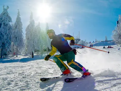 Skifahrer auf der Piste © Touristinformation Tabarz