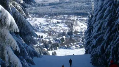 Schmiedefeld-Blick vom Skihang am Eisenberg
