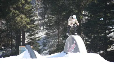 Snowboarder im Kandelpark