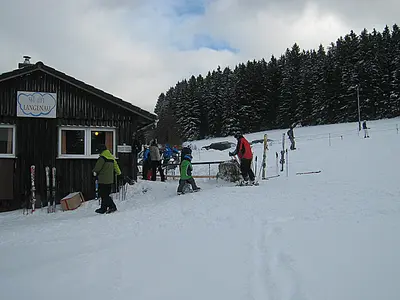 Blick auf den Lifteinstieg beim Skilift Langenau © Skilift Langenau