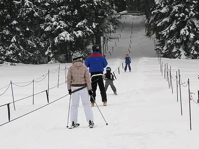 Wintersportler auf dem Skilift Langenau © Skilift Langenau