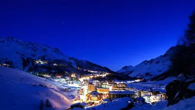 Breuil-Cervinia bei Nacht