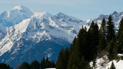 Sicht auf Mont Blanc vom Mountaintrain in Villars