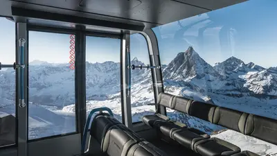 Gondel des Glacier Rides im Skigebiet Matterhorn Ski Paradise