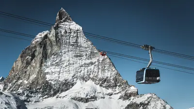Gondelbahn Glacier Ride vor dem Matterhorn