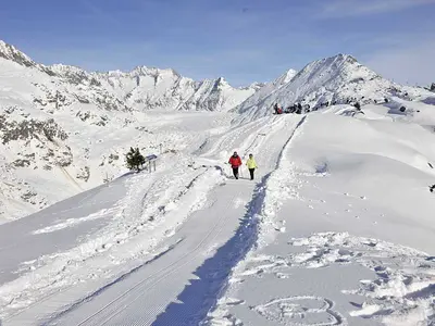 Winterwandern in der Aletsch Arena © Wallis Tourismus