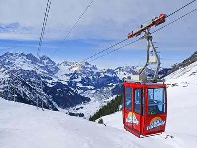Blick auf eine Kabine der Gondelbahn Fuerenalp © Engelberg-Titlis Tourismus AG