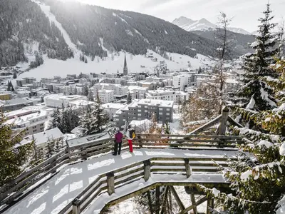 Winterwandern auf der Hohen Promenade in Davos © Davos Klosters / Martin Bissig