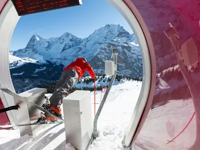 Skifahrer auf der steilsten Piste Direttissima am Schilthorn © Schilthornbahn AG