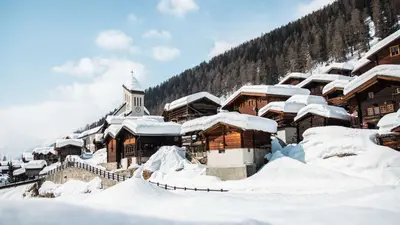 Tief verschneites Lötschental